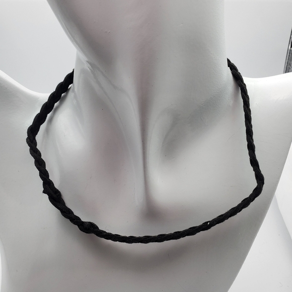 Native thread black spooled twine necklace N1625 - Picture 1 of 4